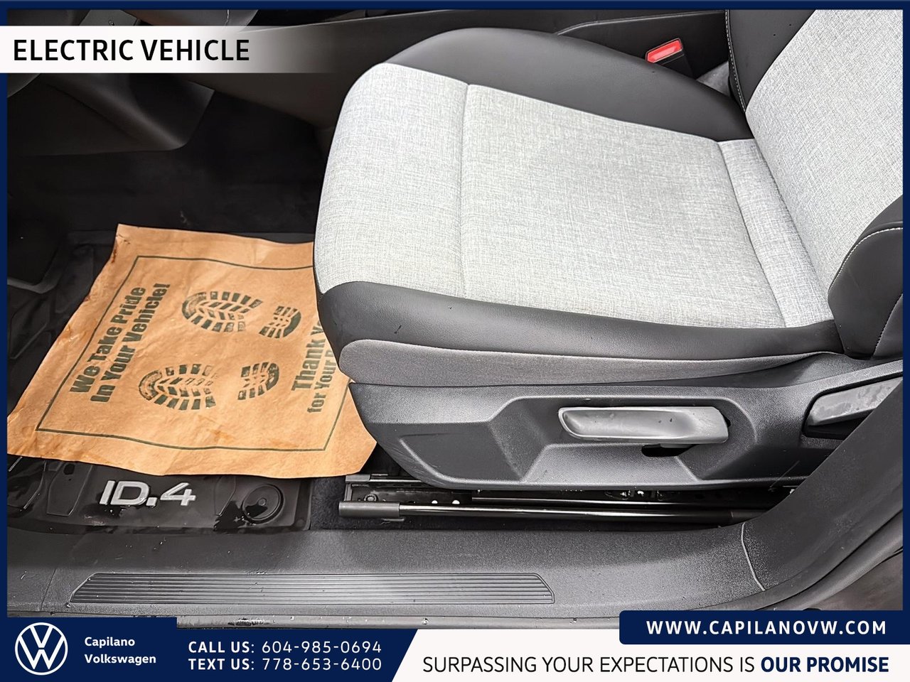 2024 Volkswagen ID.4 Pro AWD | Panoramic Sunroof & Heat Pump Just Arrived! Local Vehicle, One Owner, No Accidents