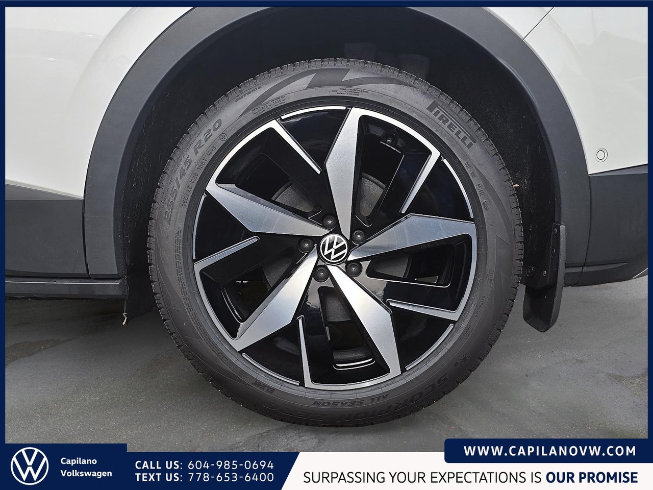 2025 Volkswagen ID.4 Pro S AWD | Heat Pump & Panoramic Sunroof Just Arrived! Local Vehicle, One Owner, No Accidents