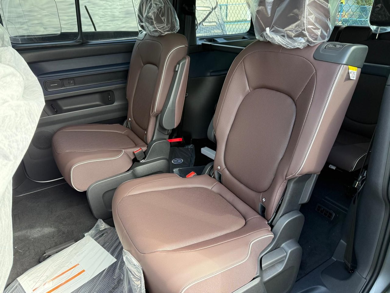 2025 Volkswagen ID. Buzz 1st Edition 4MOTION Lease at 2.99% for 48 Months!