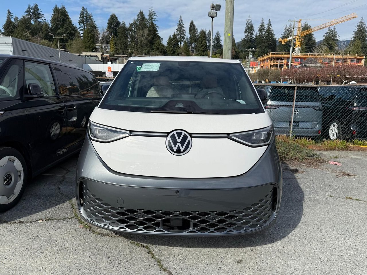 2025 Volkswagen ID. Buzz 1st Edition 4MOTION Lease at 2.99% for 48 Months!