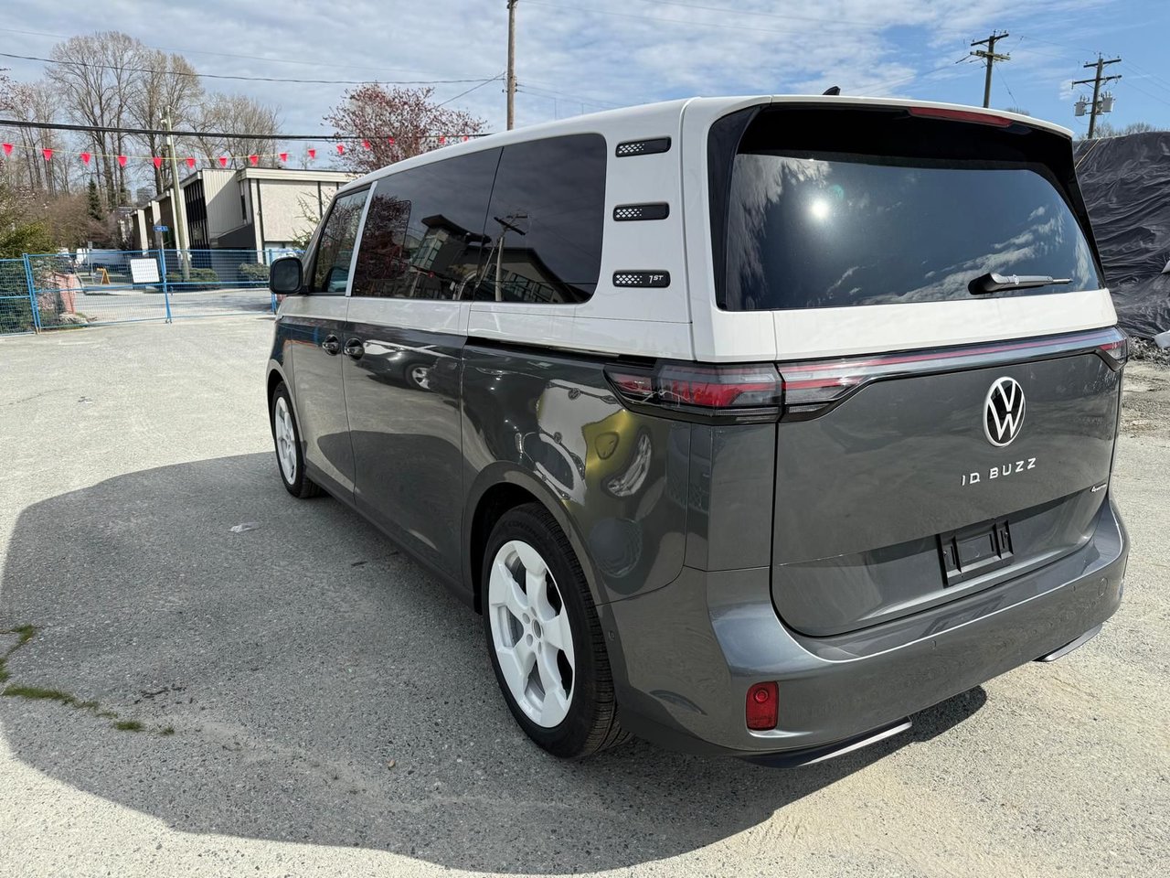 2025 Volkswagen ID. Buzz 1st Edition 4MOTION Lease at 2.99% for 48 Months!