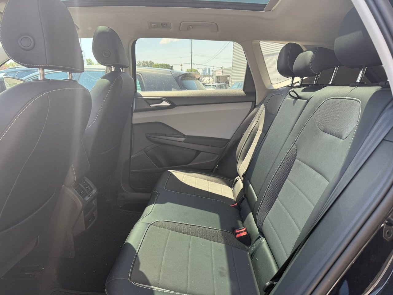 2022 Volkswagen Taos Comfortline 7-SPEED DSG 4MOTION Sunroof & Wheel Package, Low Km!