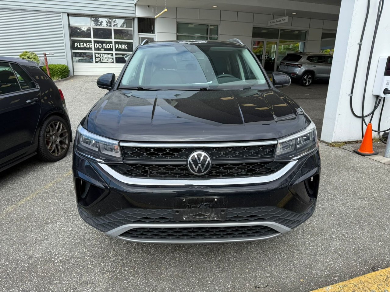 2022 Volkswagen Taos Comfortline 7-SPEED DSG 4MOTION Sunroof & Wheel Package, Low Km!