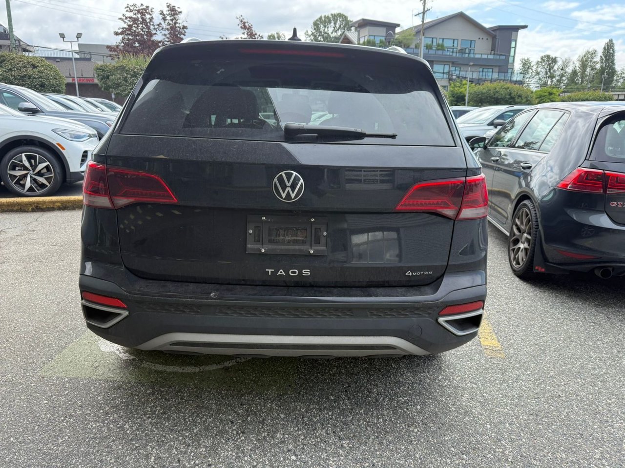 2022 Volkswagen Taos Comfortline 7-SPEED DSG 4MOTION Sunroof & Wheel Package, Low Km!