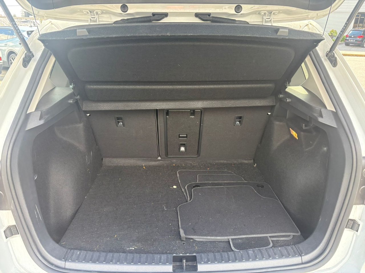 2022 Volkswagen Taos Comfortline 4MOTION Just Arrived! Sunroof & Wheel Package