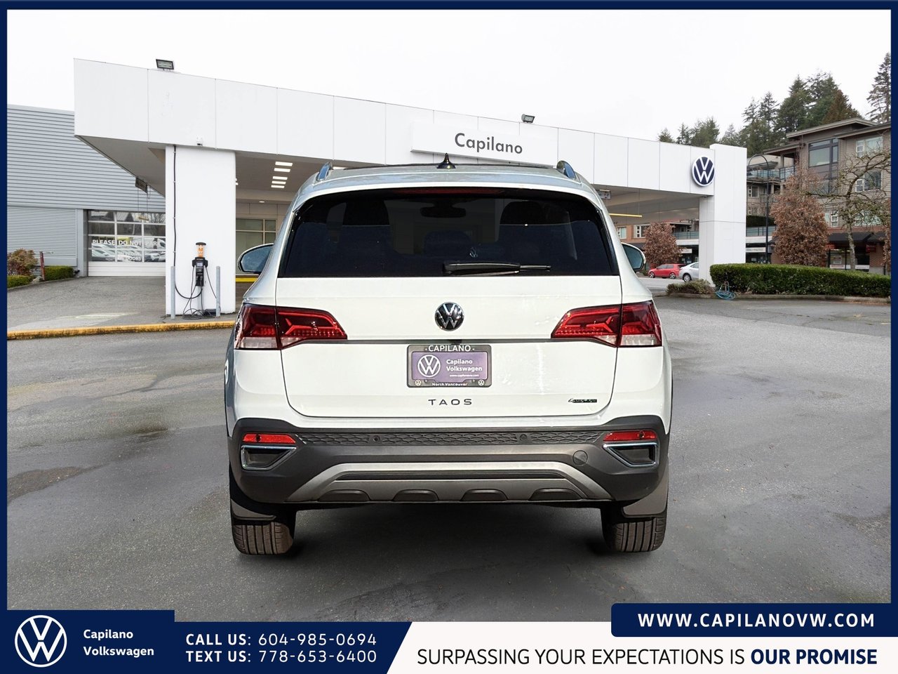 2023 Volkswagen Taos Highline 4MOTION Just Arrived! Local, One Owner, No Accidents