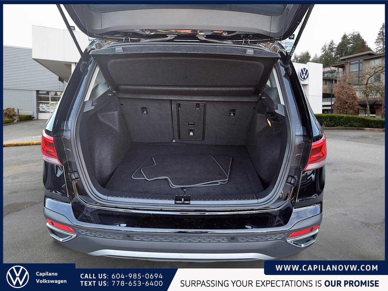2023 Volkswagen Taos Highline 4MOTION | 19 Wheels Just Arrived! Local, One Owner, No Accidents
