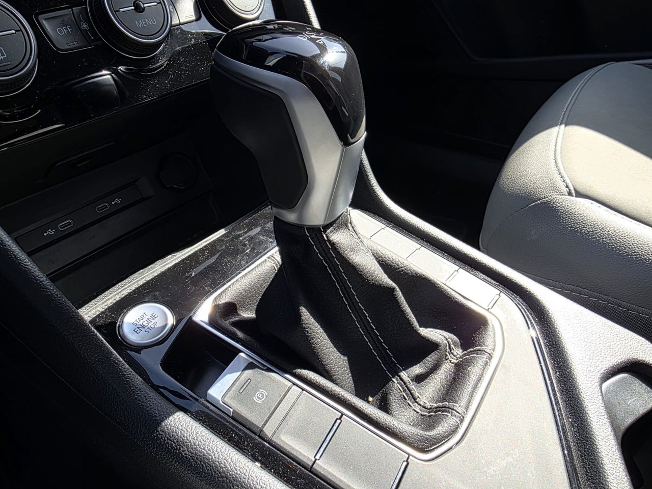 2024 Volkswagen Taos 1.5TSI Comfortline FWD X-Demo Special!