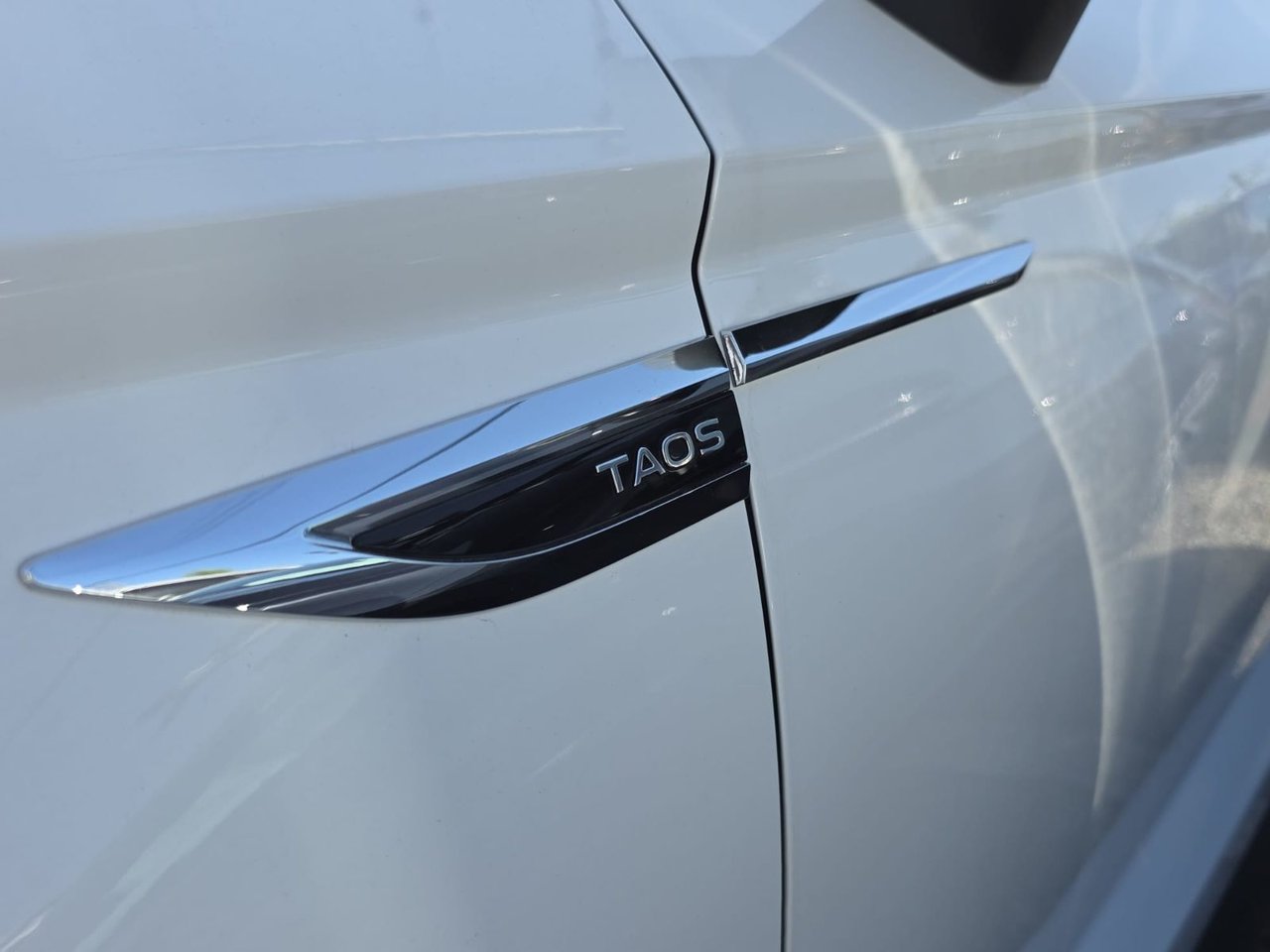 2024 Volkswagen Taos 1.5TSI Comfortline FWD X-Demo Special!