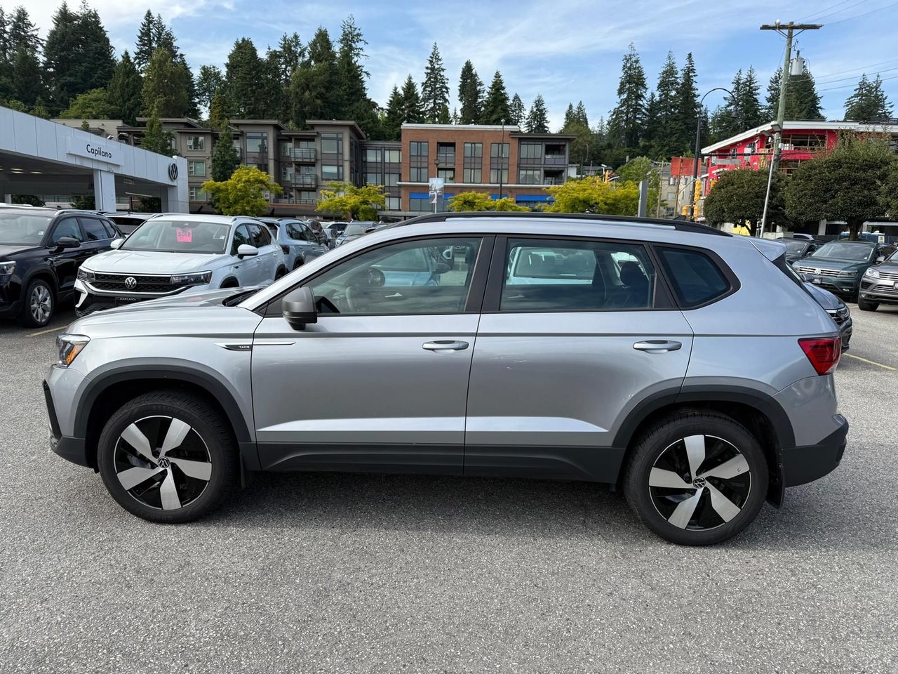 2024 Volkswagen Taos Trendline 4MOTION X-Demo Special!