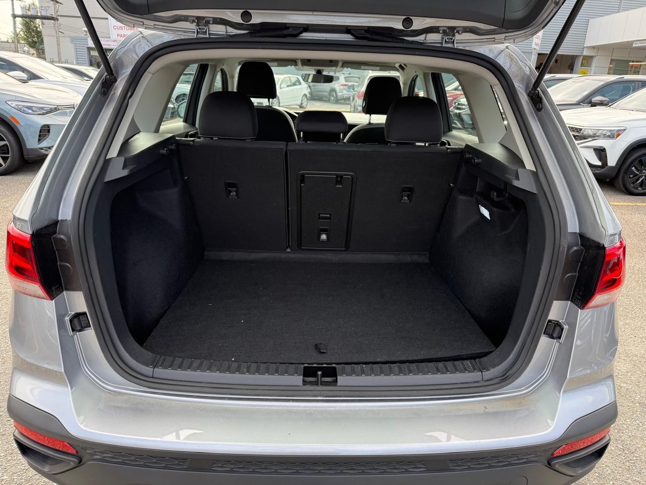 2024 Volkswagen Taos Trendline 4MOTION X-Demo Special!