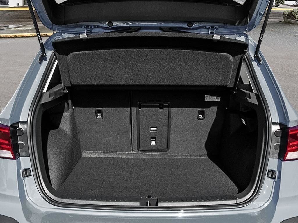 2024 Volkswagen Taos Comfortline Black Edition 4MOTION X-Demo Special!