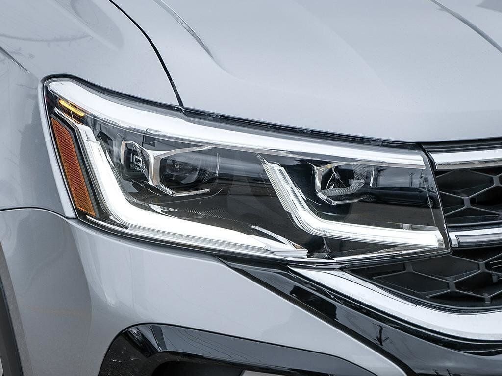 2024 Volkswagen Taos Highline 4MOTION | 19 Alloy Wheels X-Demo Special!