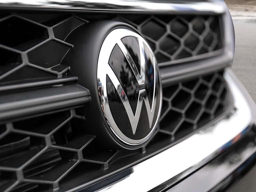 2024 Volkswagen Taos Highline 4MOTION | 19 Alloy Wheels X-Demo Special!
