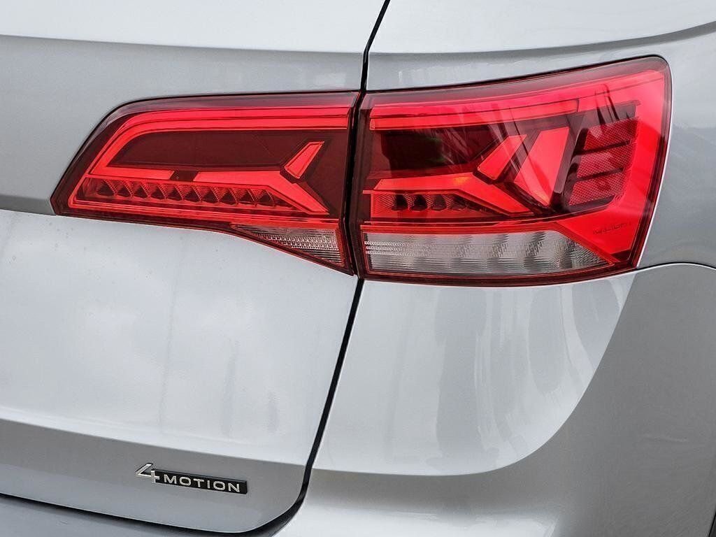2024 Volkswagen Taos Highline 4MOTION | 19 Alloy Wheels X-Demo Special!
