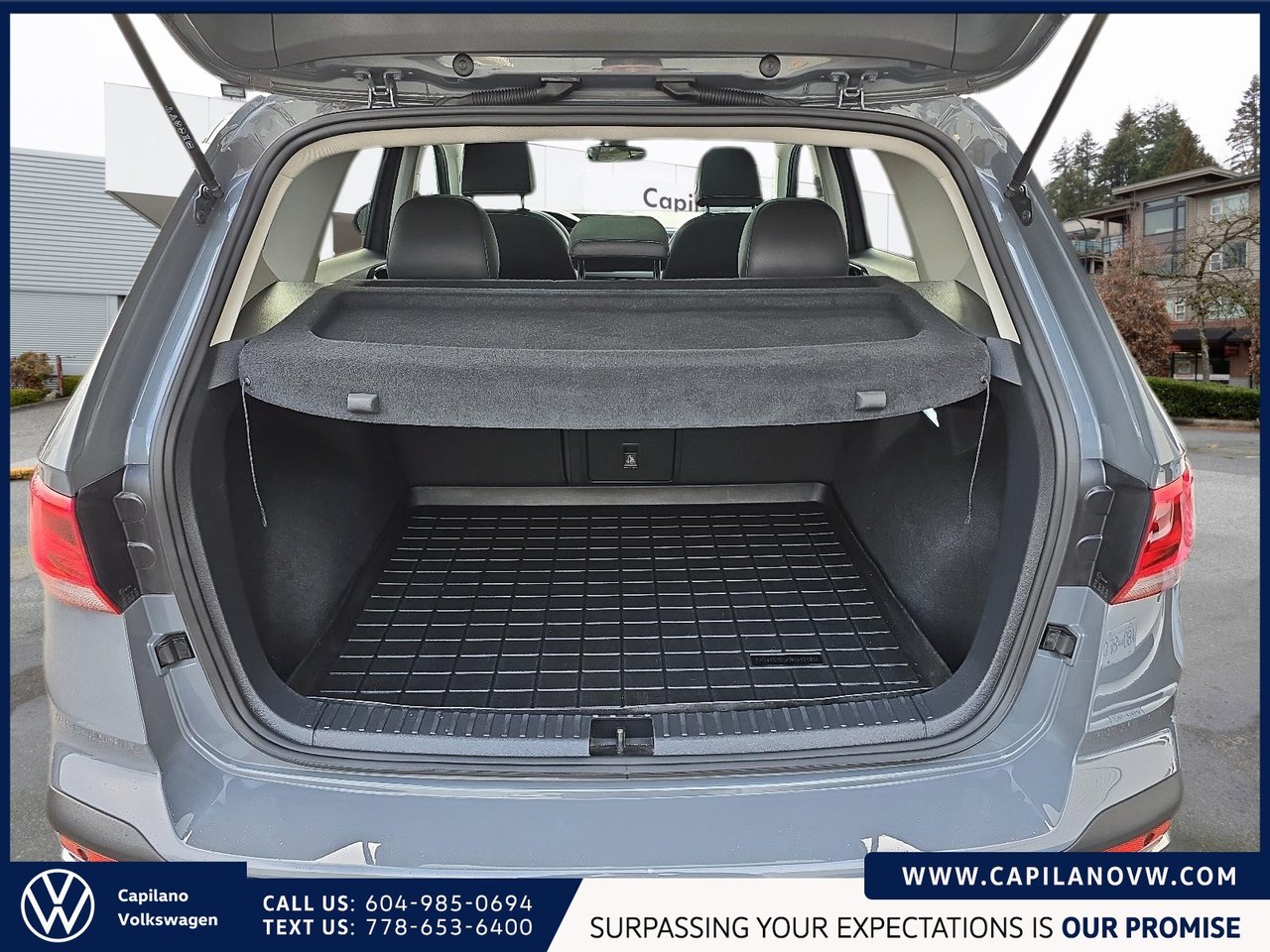 2024 Volkswagen Taos Highline 4MOTION Just Arrived! Local, One Owner, No Accidents