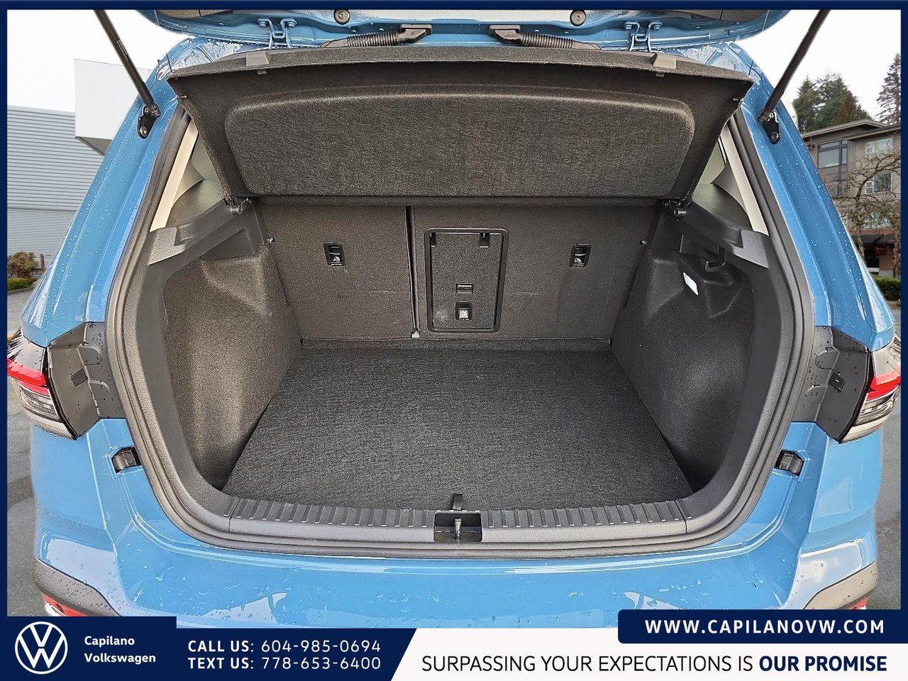 2025 Volkswagen Taos Highline 4MOTION | 19 Wheels Package Just Arrived! Local, One Owner, No Accidents