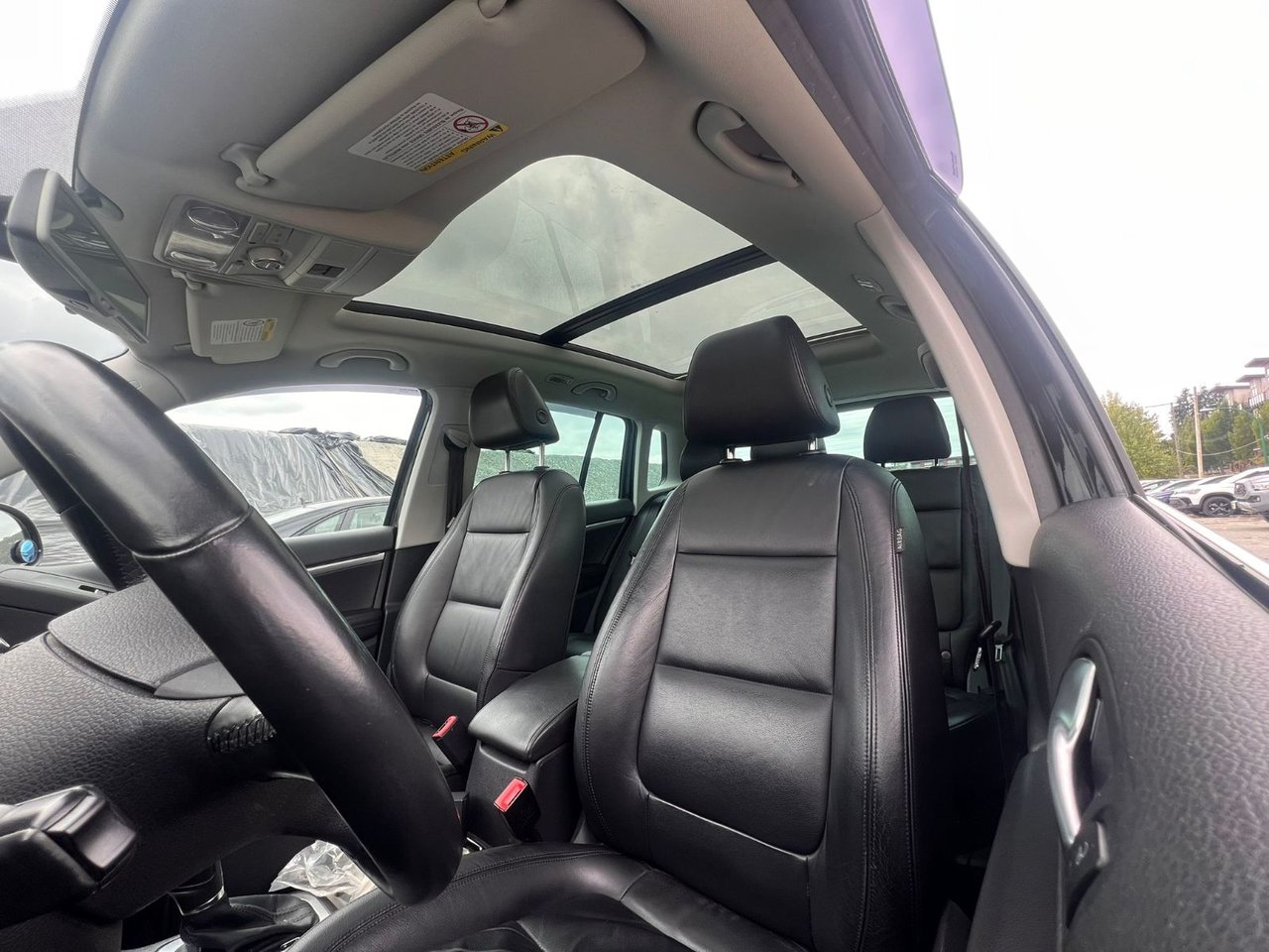 2012 Volkswagen Tiguan Highline Automatic 4MOTION Sport Package | Technology Package