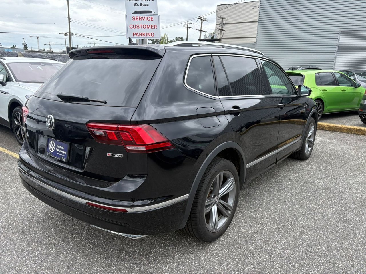 2021 Volkswagen Tiguan Highline R-Line 4MOTION Just Arrived! Local, One Owner, No Accidents, Low KM