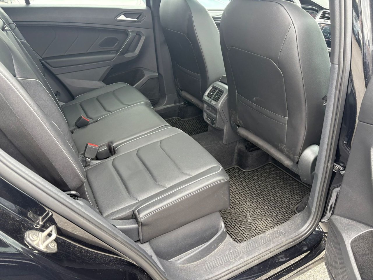 2021 Volkswagen Tiguan Highline R-Line 4MOTION Just Arrived! Local, One Owner, No Accidents, Low KM