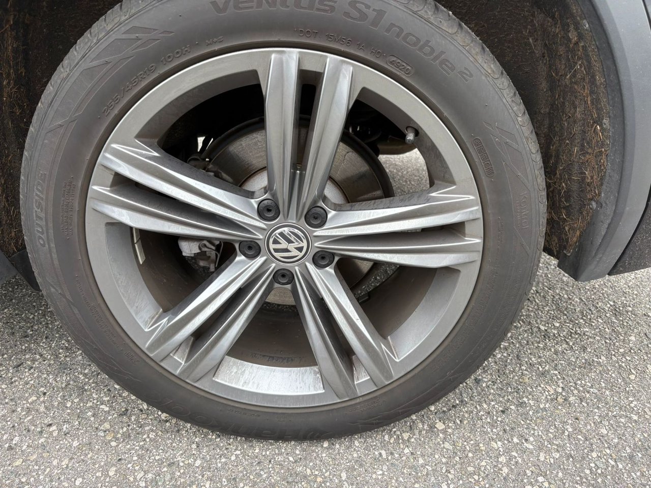 2021 Volkswagen Tiguan Highline R-Line 4MOTION Just Arrived! Local, One Owner, No Accidents, Low KM