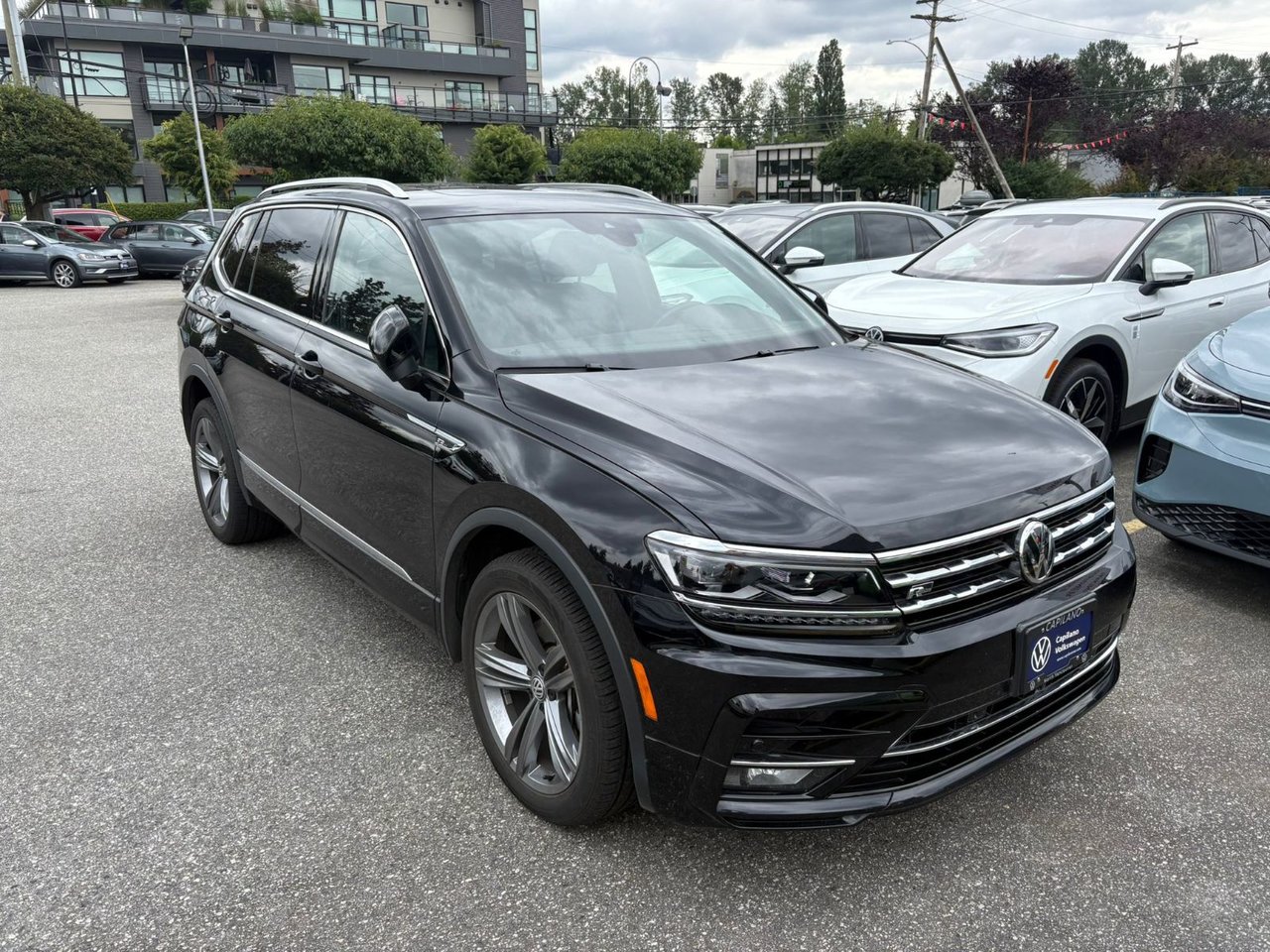 2021 Volkswagen Tiguan Highline R-Line 4MOTION Just Arrived! Local, One Owner, No Accidents, Low KM