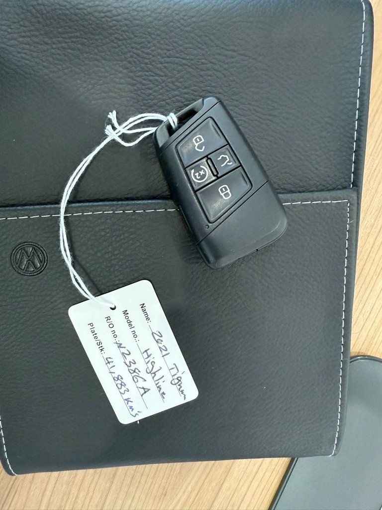 2021 Volkswagen Tiguan Highline Just Arrived! Local, One Owner, Well-Equipped