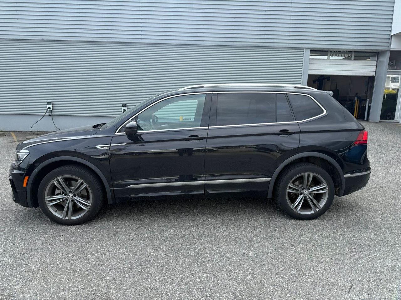 2021 Volkswagen Tiguan Highline Just Arrived! Local, One Owner, Well-Equipped
