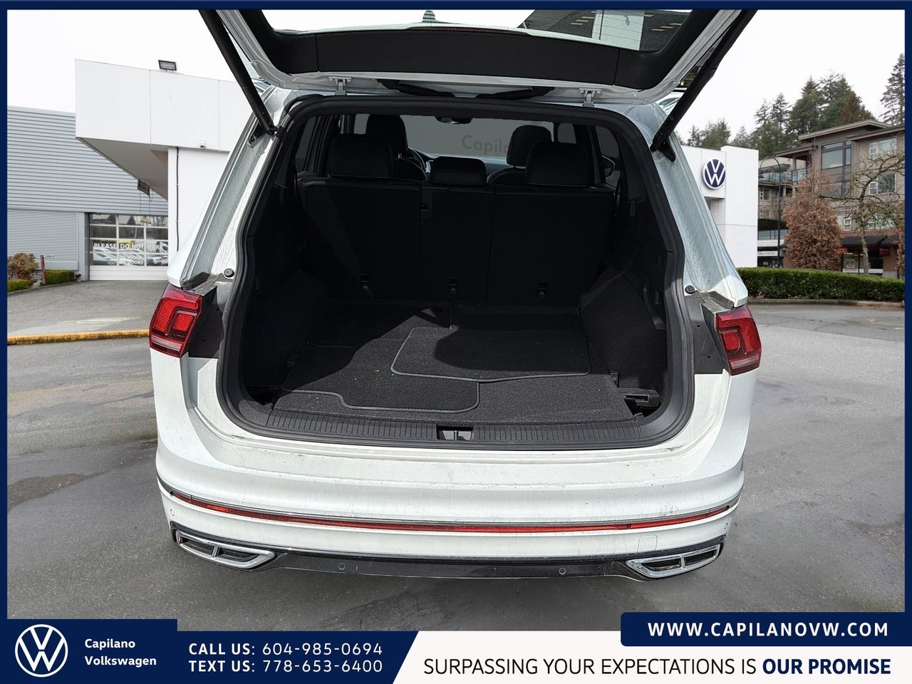 2022 Volkswagen Tiguan Highline R-Line 4MOTION Just Arrived! Local, One Owner, Fully Equipped, Low KM!