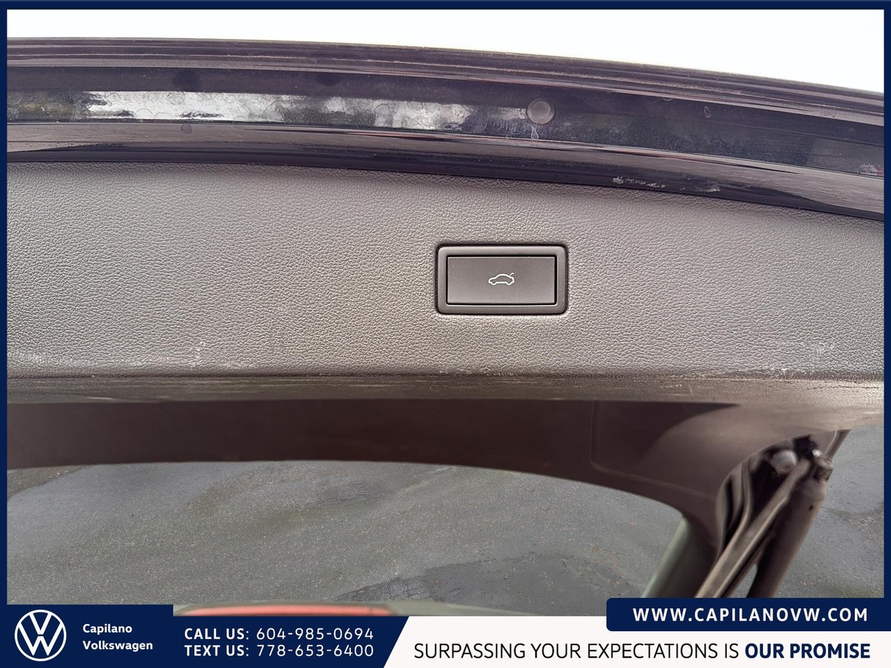 2022 Volkswagen Tiguan Highline R-Line 4MOTION Just Arrived! *Passenger Side Mirror To Be Repaired Prior To Sale*