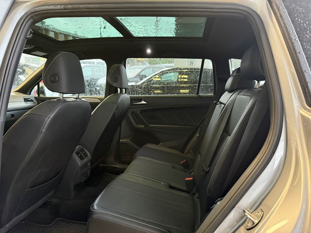 2023 Volkswagen Tiguan Comfortline R-Line Black Edition Just Arrived! Local, One Owner, No Accidents