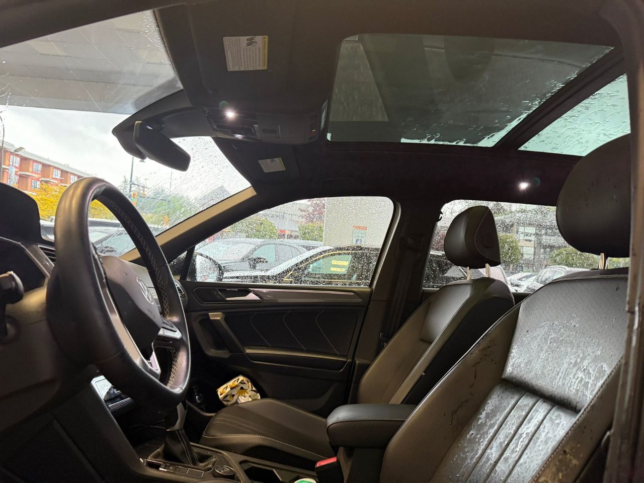 2023 Volkswagen Tiguan Comfortline R-Line Black Edition Just Arrived! Local, One Owner, No Accidents