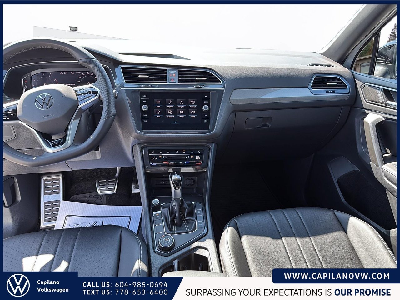 2024 Volkswagen Tiguan Comfortline R-Line Black Just Arrived! Local, One Owner, Low KM