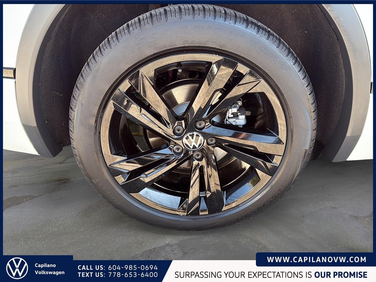 2024 Volkswagen Tiguan Comfortline R-Line Black Just Arrived! Local, One Owner, Low KM