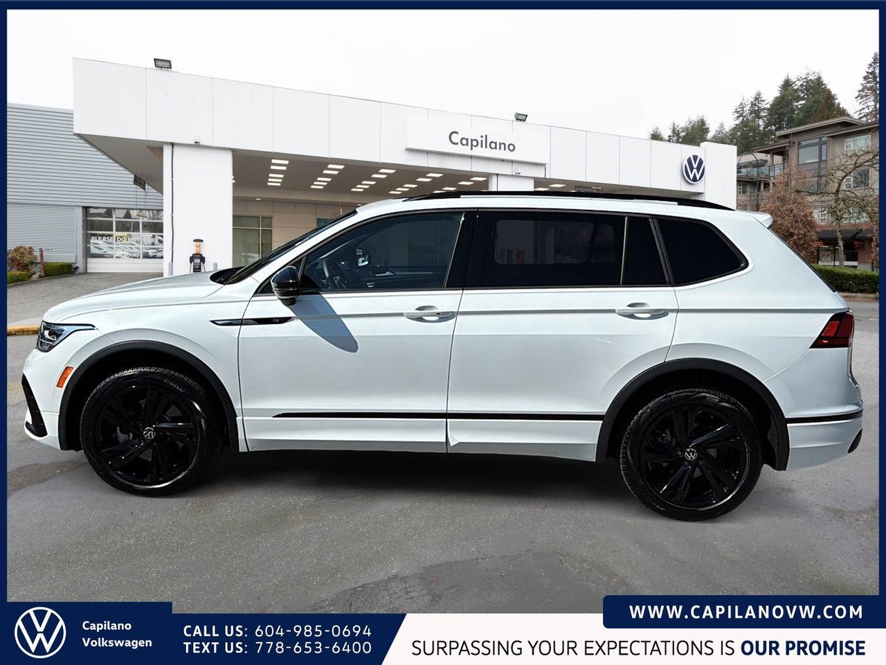 2024 Volkswagen Tiguan Comfortline R-Line Black Just Arrived! Local, One Owner, Low KM