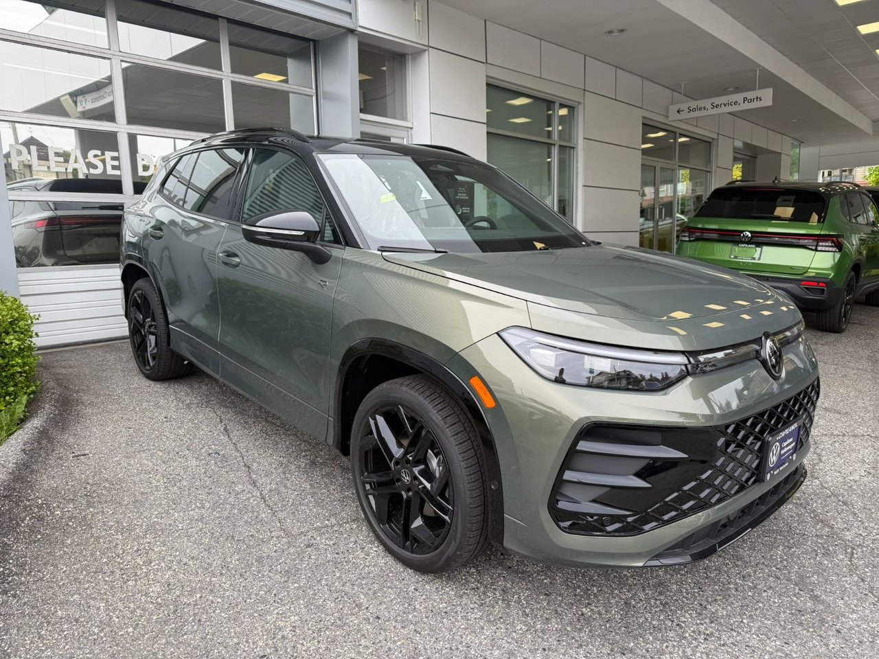 2025 Volkswagen Tiguan Comfortline R-Line Black Edition Just Arrived! Schedule Your Test Drive Today!