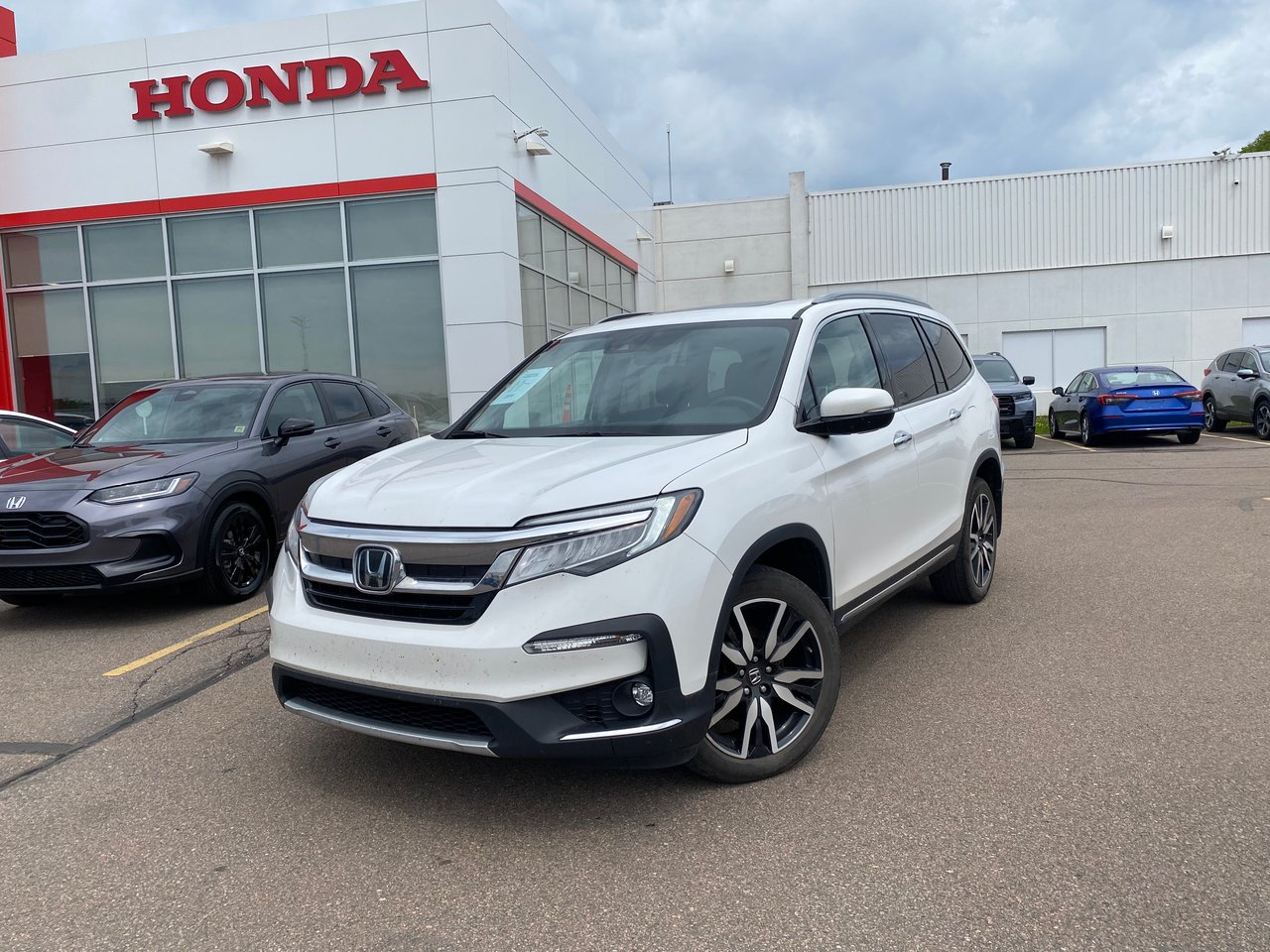 2022 Honda Pilot Touring 7-Passenger-0