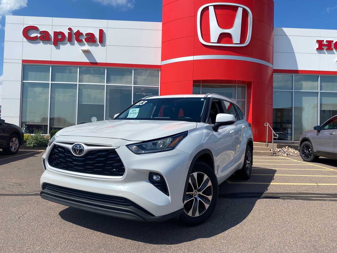2023 Toyota Highlander-0