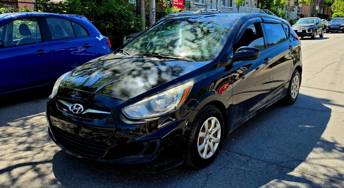 2013 Hyundai Accent L 4-Door Hatchback FWD