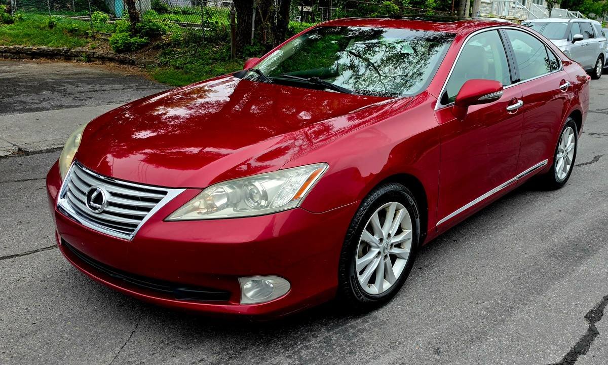 2010 Lexus ES Sedan Front-Wheel Drive Automatic