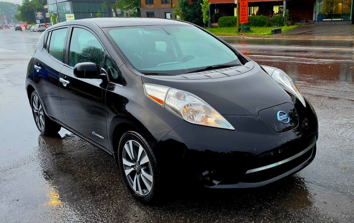  2017 Nissan LEAF Hatchback  Automatic