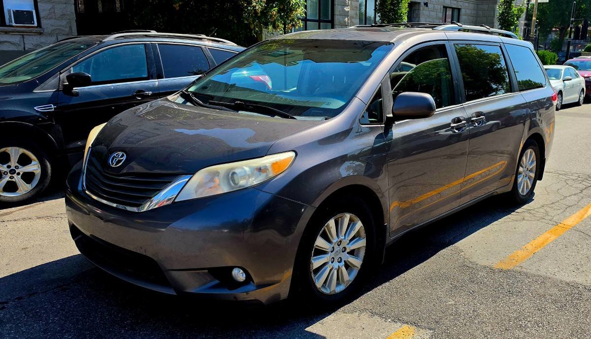 2014 Toyota Sienna Minivan Automatic