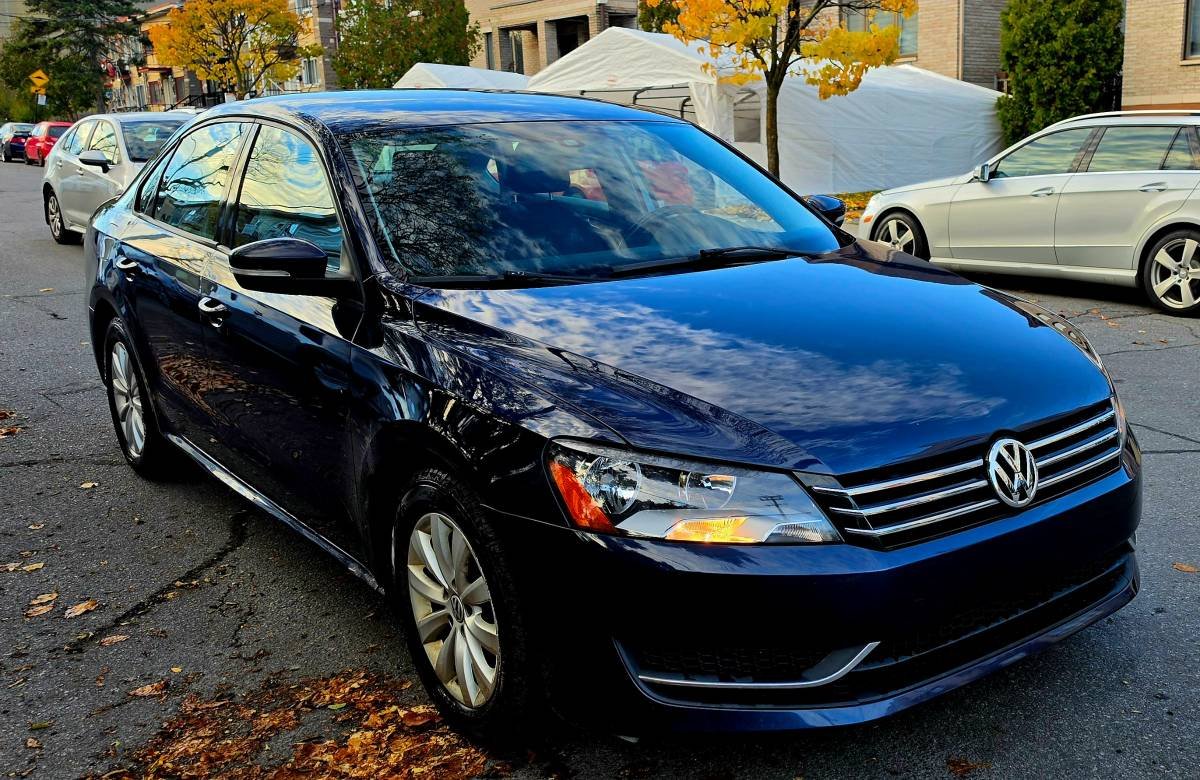 2013 Volkswagen Passat Sedan Automatic