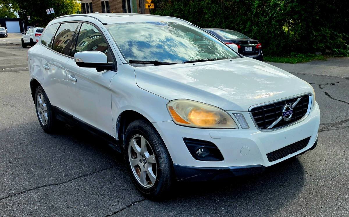 2010 Volvo XC60 SUV / Crossover All-Wheel Drive Automatic