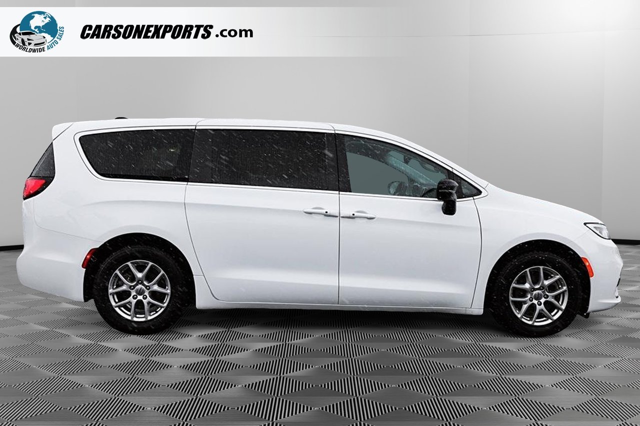 2024 Chrysler Pacifica Touring-L-3