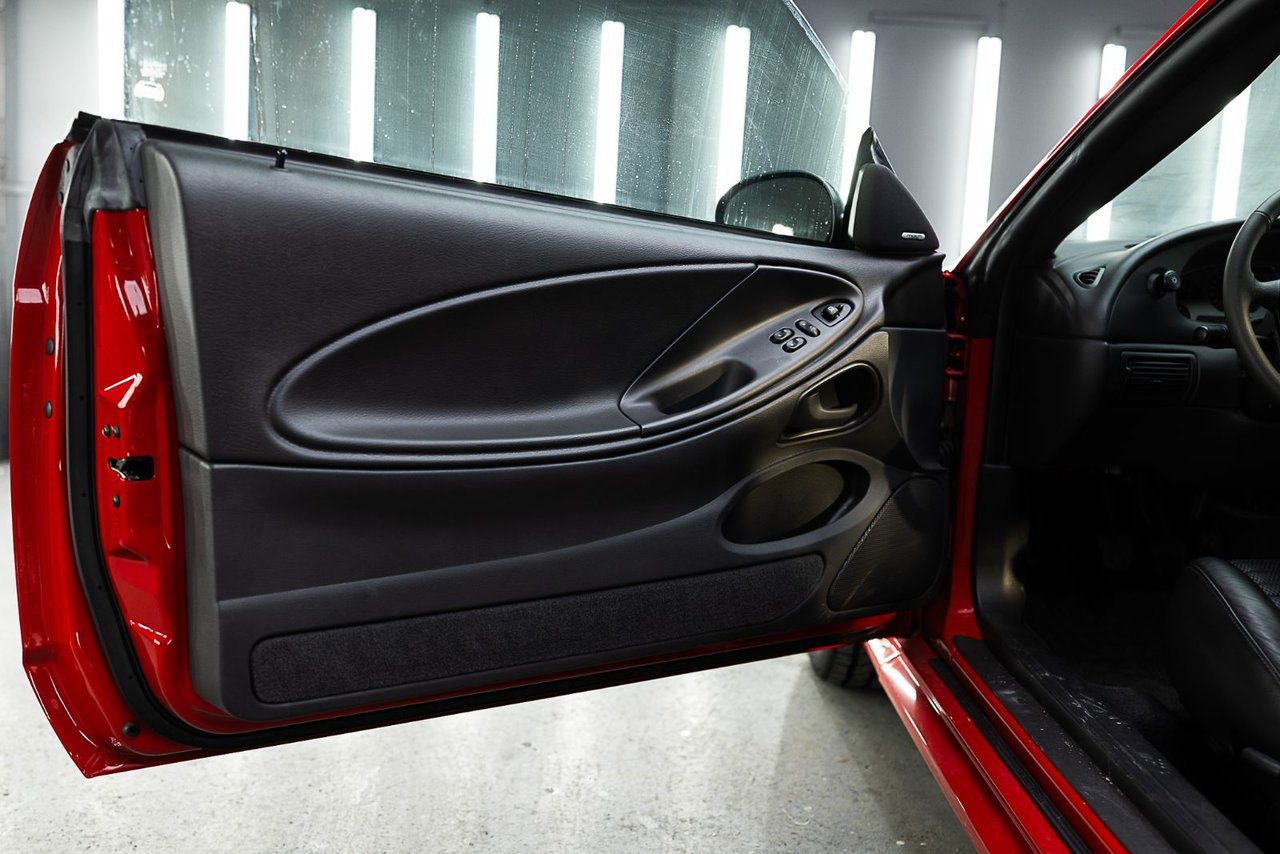 2003 Ford Mustang Mach 1-25