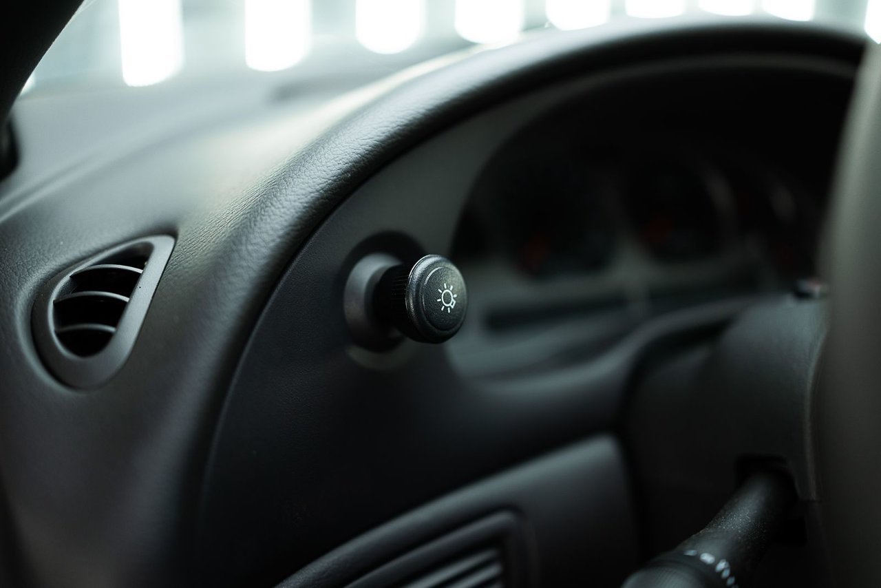 2003 Ford Mustang Mach 1-34