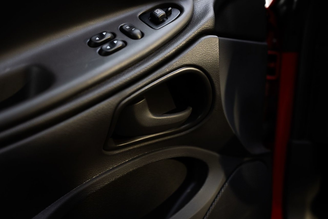 2003 Ford Mustang Mach 1-27