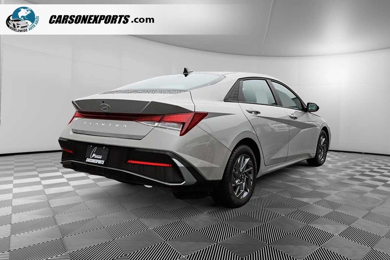 2025 Hyundai Elantra Preferred LOW KM! FINANCE TODAY!-4