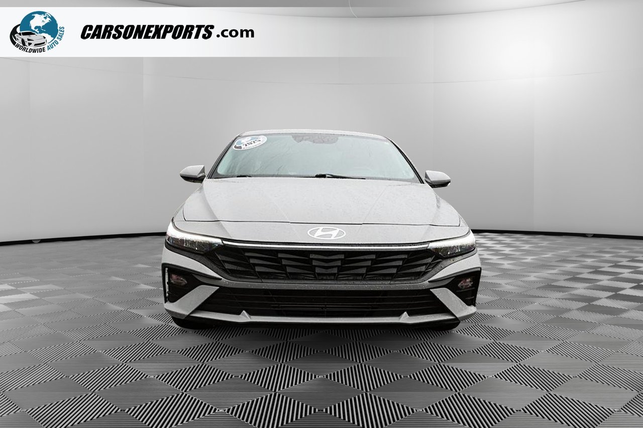 2025 Hyundai Elantra Preferred LOW KM! FINANCE TODAY!-1